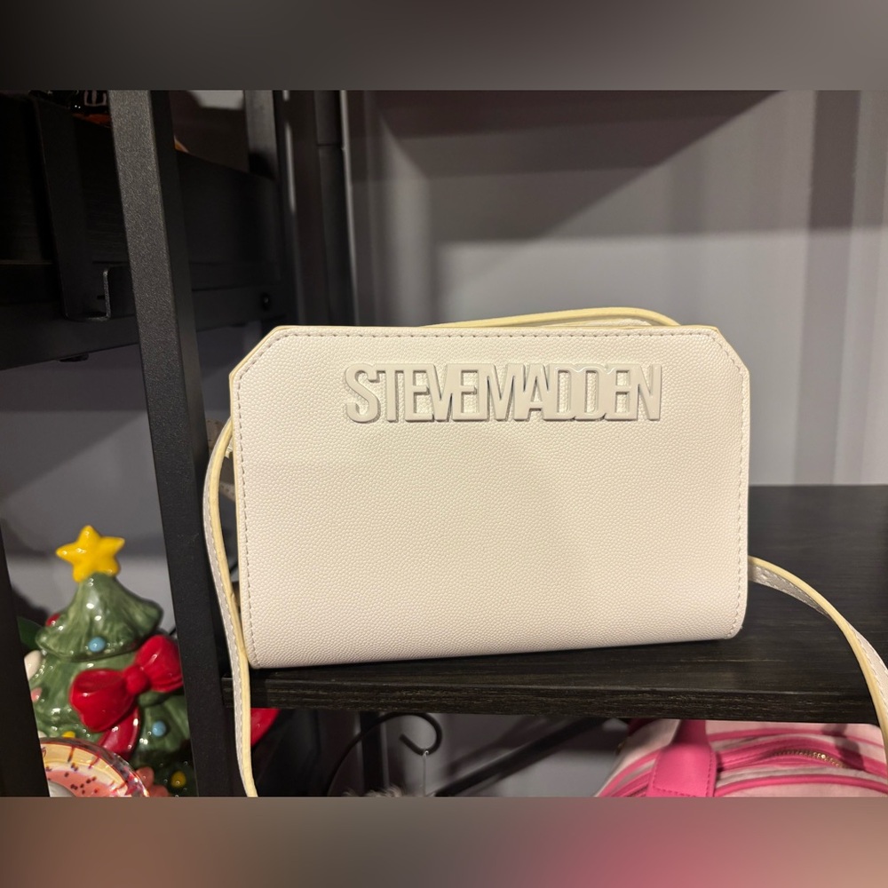 NEW Steve Madden BKarli Small White Crossbody built in wallet Adjustable Strap